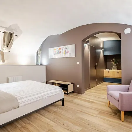 Spacieux Avec Grande Terrasse Coeur De Appartement Valence (Drome)